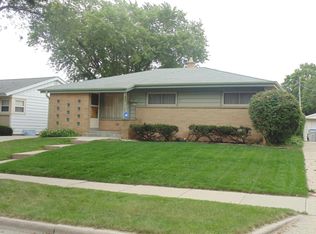 8735 W Arden Pl, Milwaukee, WI 53225