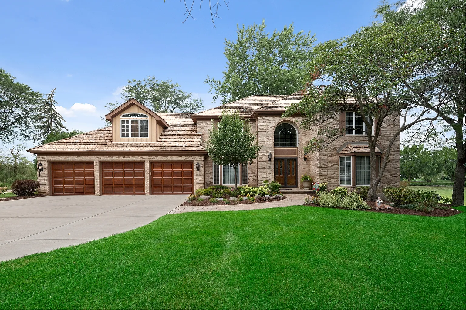 312 Hambletonian Dr photo 1