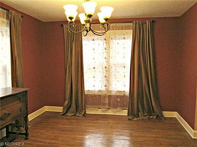 5th image of 14102 Saint James Ave