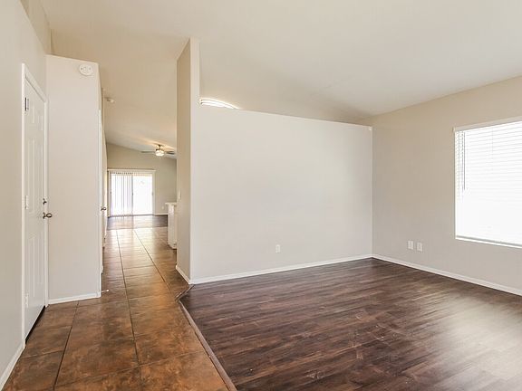 3rd image of 2718 W Pecan Rd