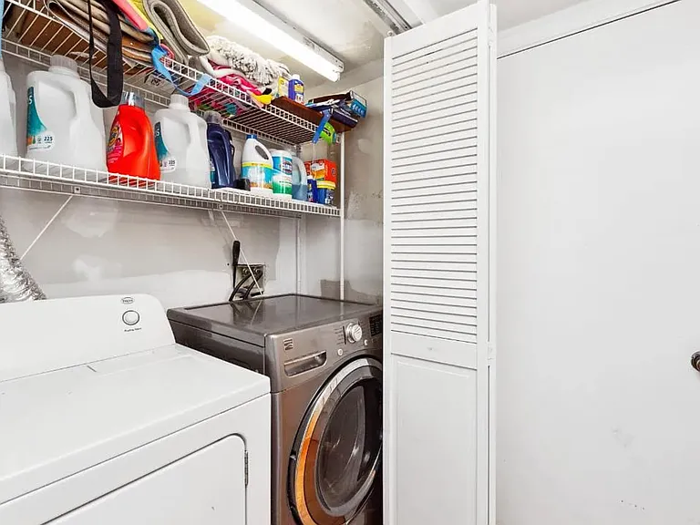 8308 Southern Oaks Ct — Photo 15