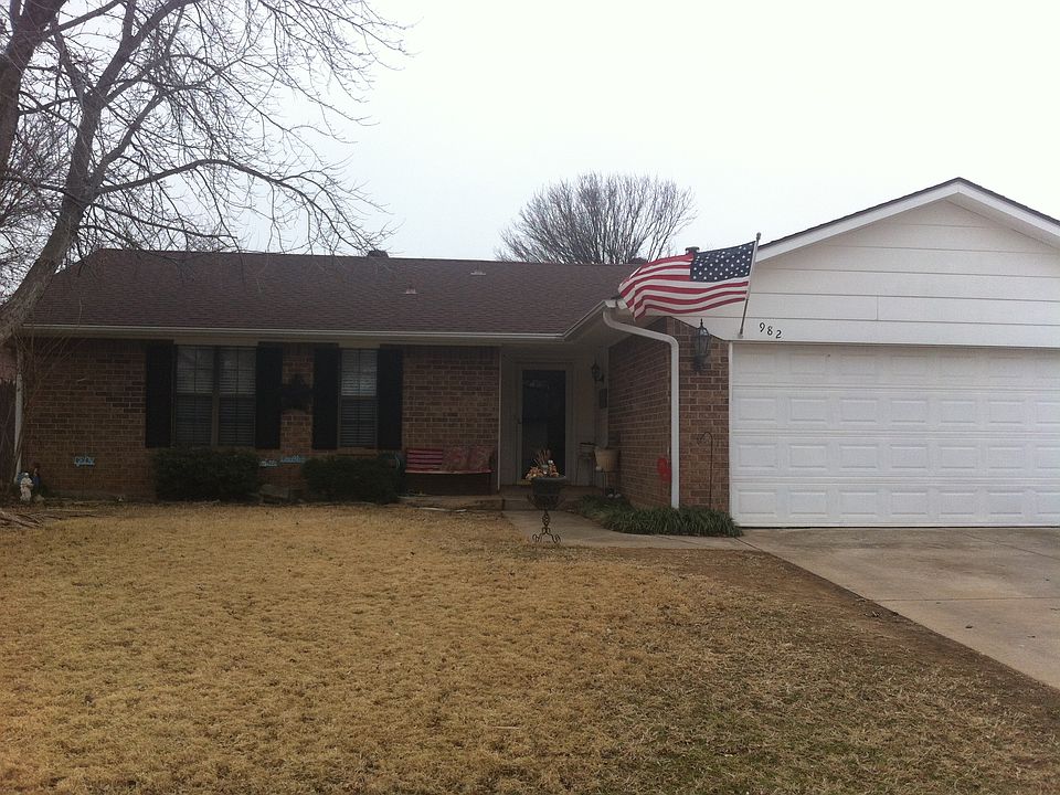 1st image of 982 Heritage Mansion