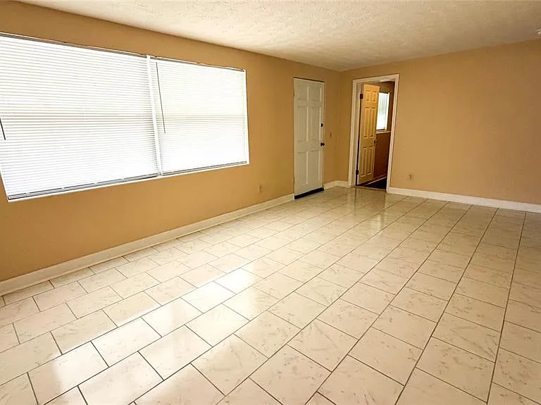 4102 Highland Loop — Photo 2