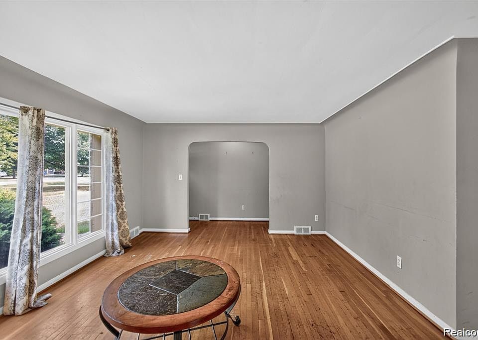28025 Sunset Blvd W, photo 4