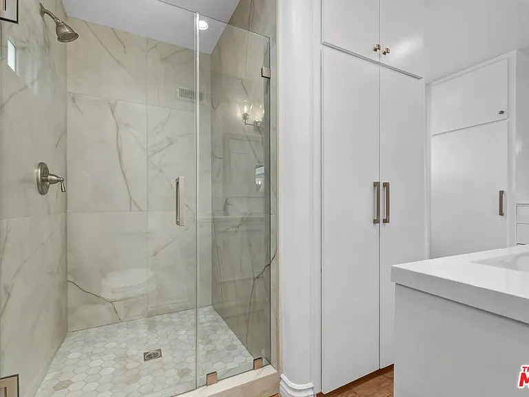 1801 Buckingham Rd — Photo 29