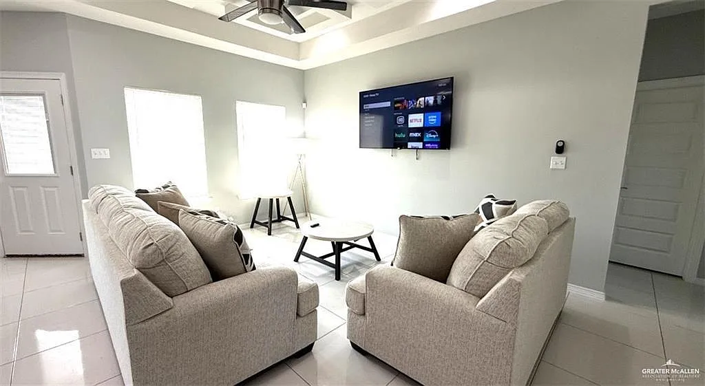 4 bed, 2.0 bath, 1550 sqft, $1,700 — Photo 2