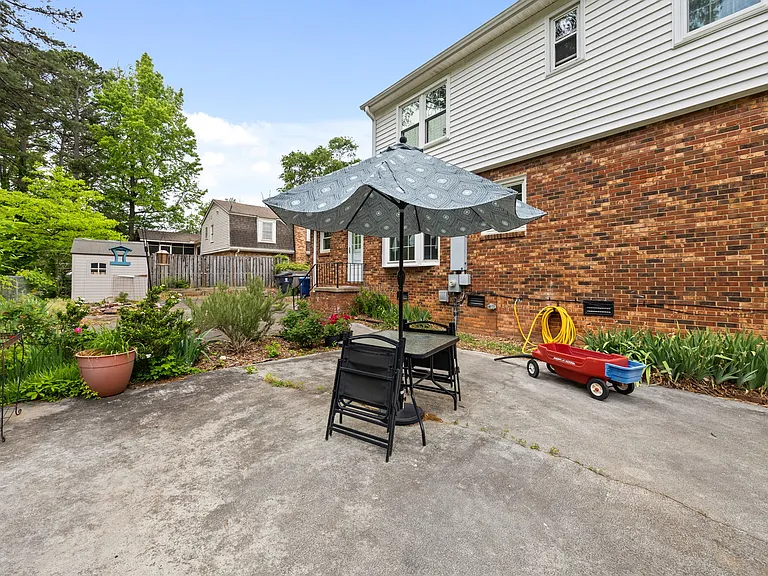 5048 Maplewood Dr — Photo 28