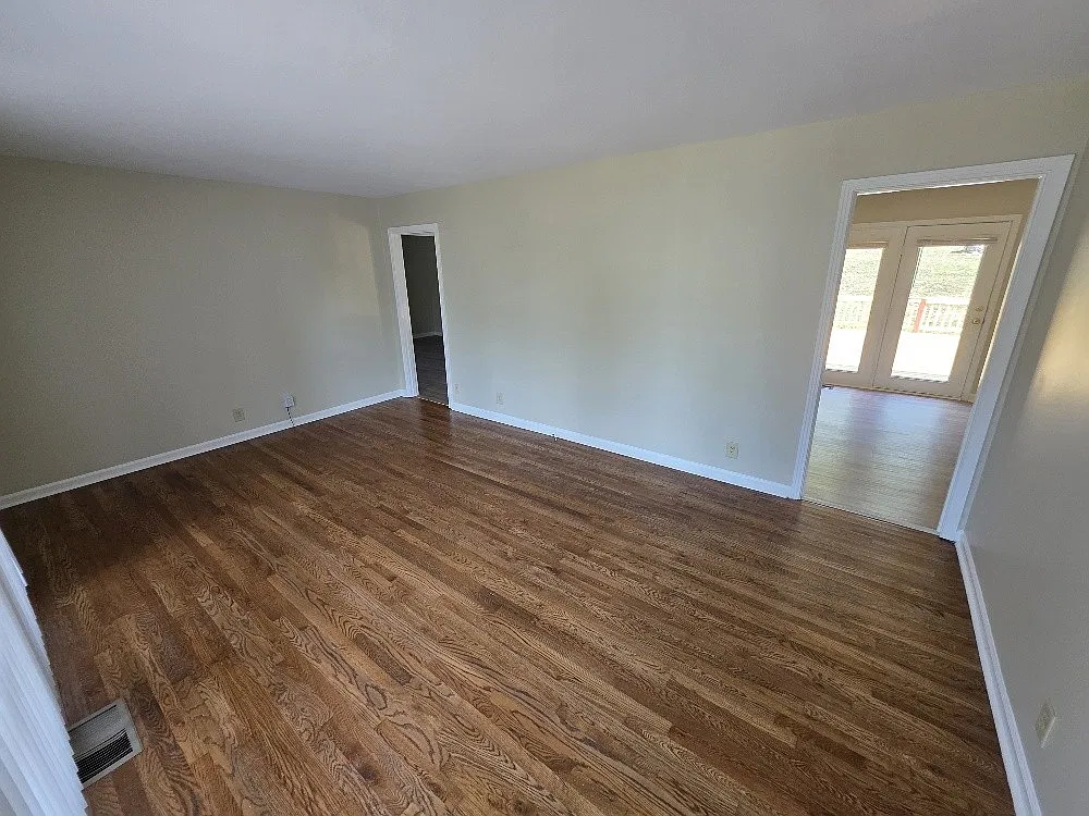 4 bed, 2.5 bath, 1800 sqft, $2,350 — Photo 2