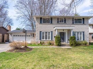 11 Camrose Dr, Brantford, ON N3R6P3