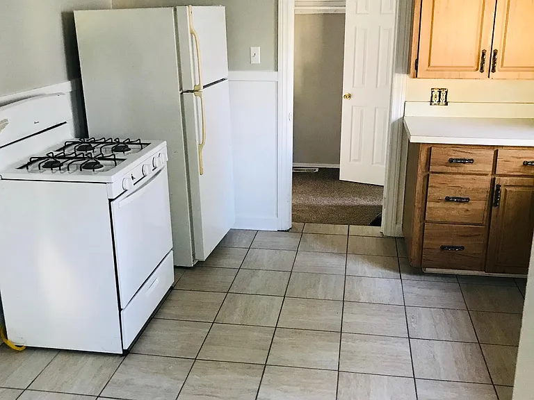 138 Hawkins St — Photo 5