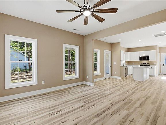 5th image of 1261 Whitley Rd