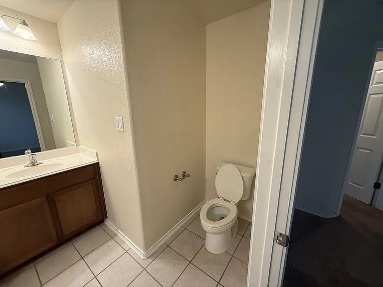 1427 Denver Blvd — Photo 23
