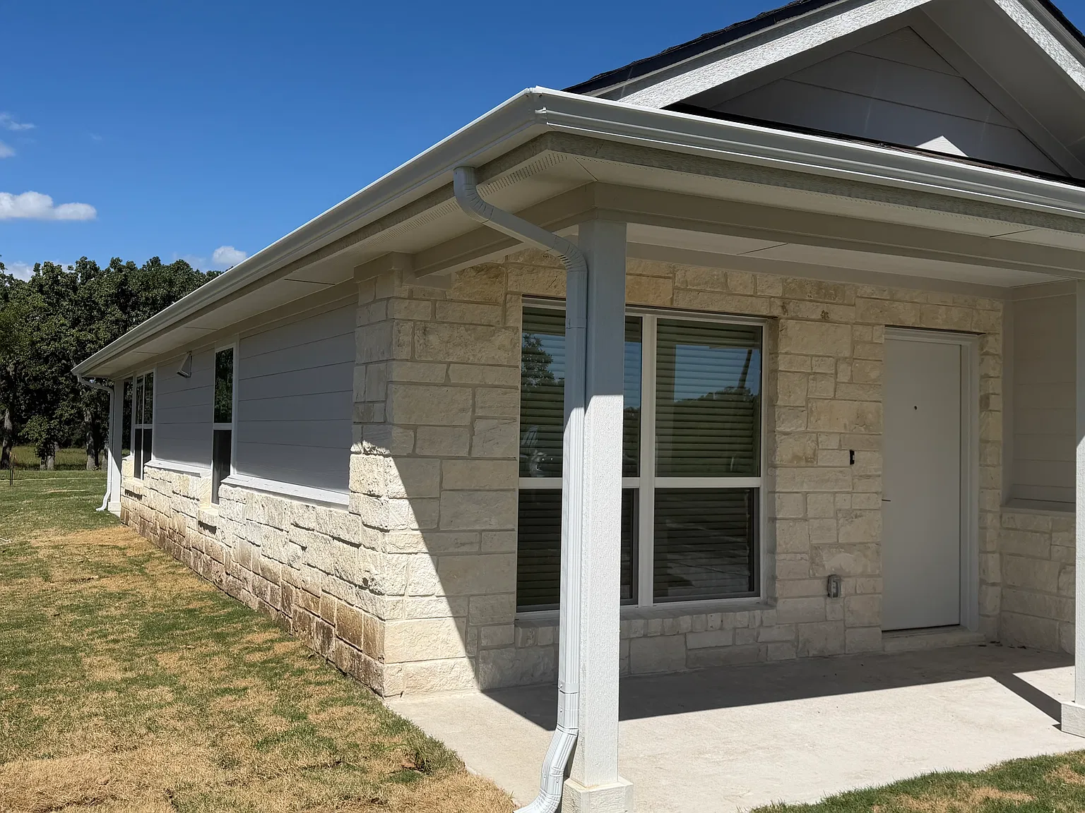 3 bed, 1500 sqft, $2,100 — Photo 2