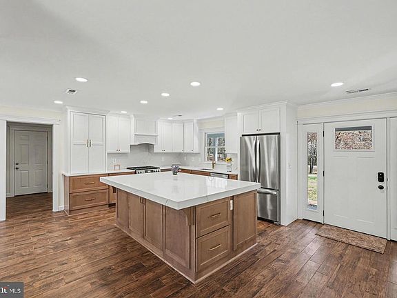 2nd image of 11080 Dutch Hollow Rd