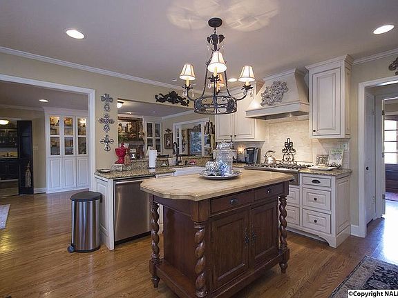 Gas stove and farmhouse sink