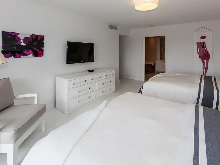 5161 Collins Ave #1718-1 — Photo 5