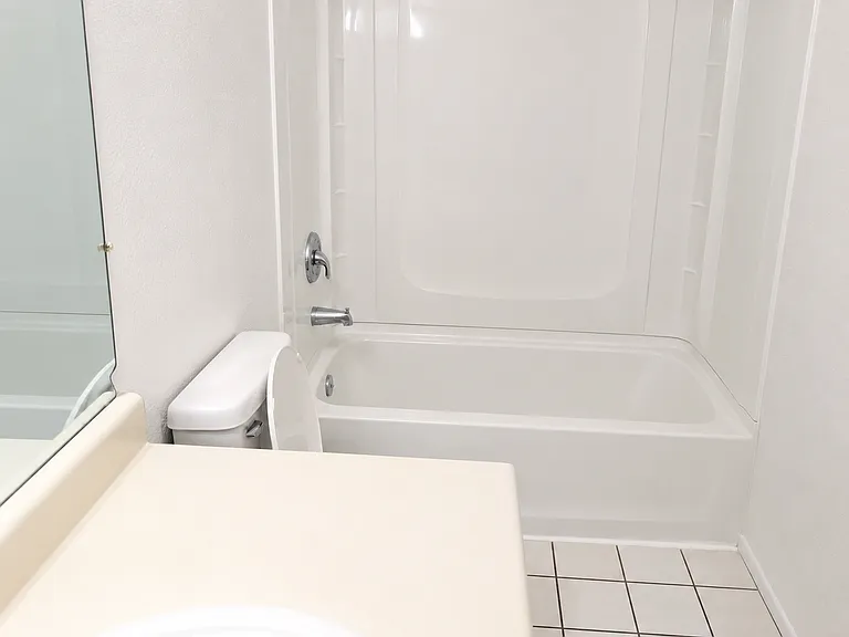 Beautiful Beck Ln Fourplex — Photo 36