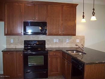 3rd image of 2759 Hollybrook Ln