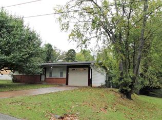 1715 Ellen Dr, Poplar Bluff, MO 63901