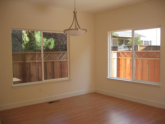 4th image of 400 S Cypress Ave