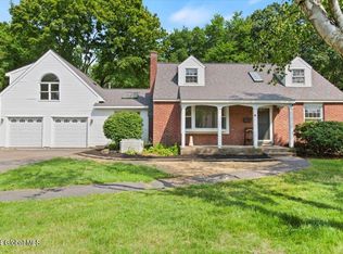 28 Jennifer Rd, Glenville, NY 12302