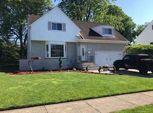 9605 Enderby Dr, Parma, OH
