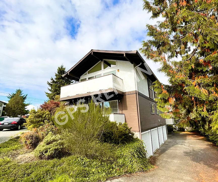 14320 Roosevelt Way N #201