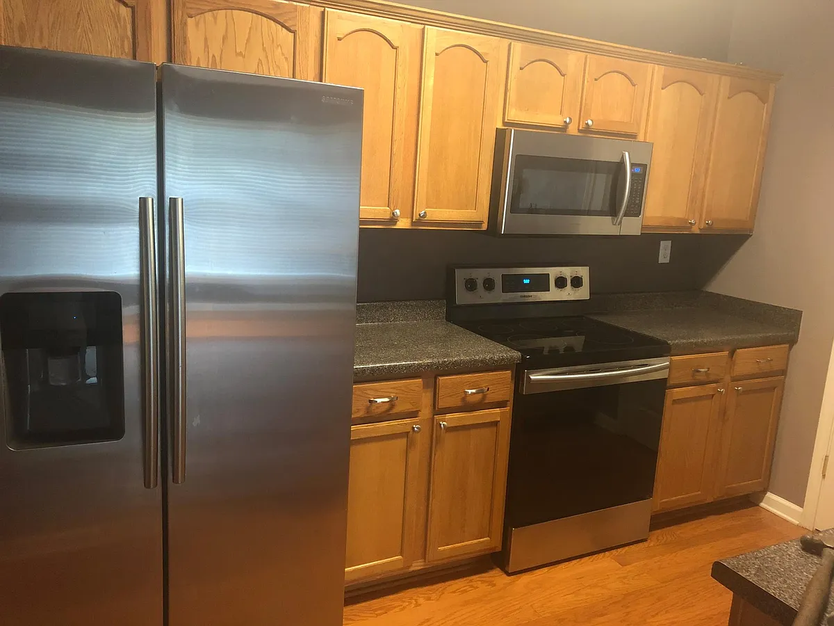 Building Photo - 617 Greenlaw Pl