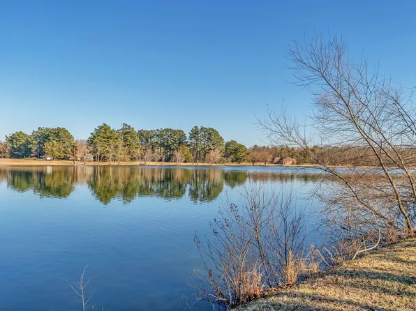 1020 Bunker Hill Dr, Arrington, TN 37014