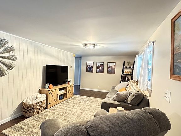 3rd image of 34 Campbell Hill Rd