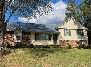 1328 E Blythe St, Paris, TN 38242