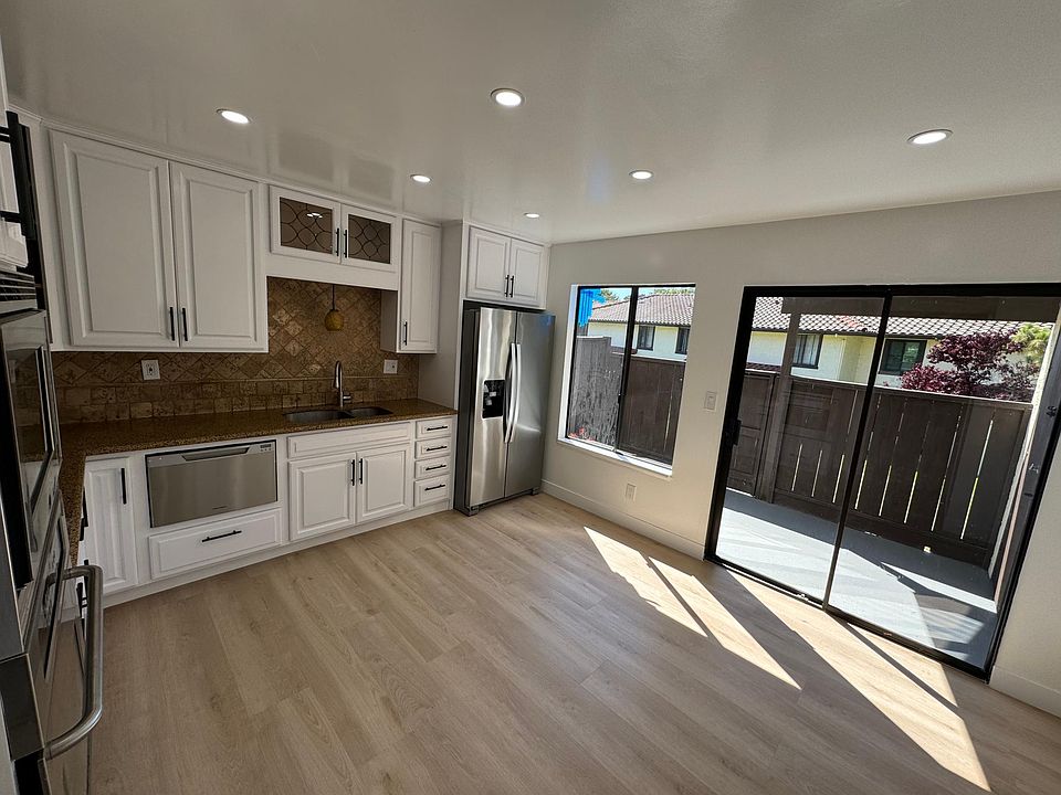 1st image of 705 Del Valle Cir