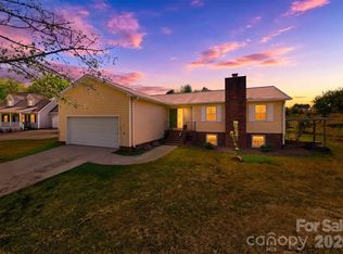 1730 Hamilton St, Hickory, NC 28602