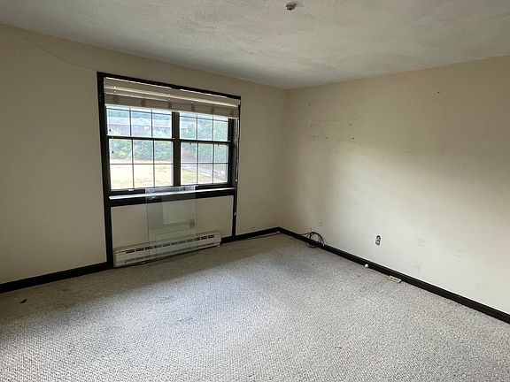 2nd image of 32 Spencer Rd APT 32M