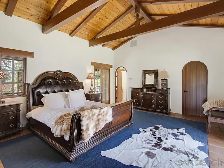5443 Calzada Del Bosque — Photo 40