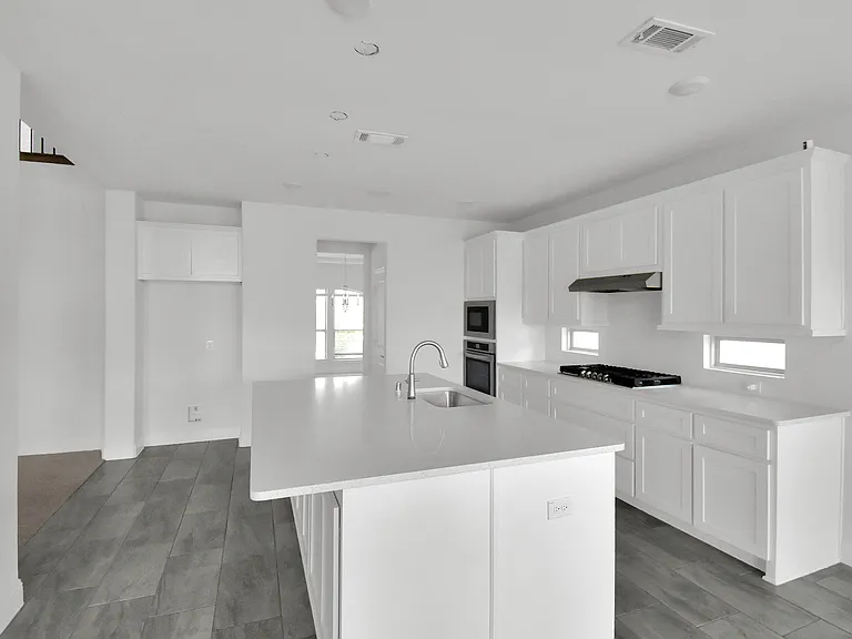913 Peabody Dr — Photo 7