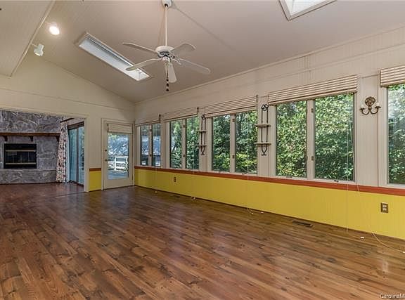 5th image of 14 Glenolden Dr