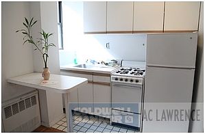 3rd image of 324 E 91st St APT 1