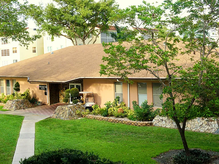 2851 Somerset Dr #27 — Photo 24