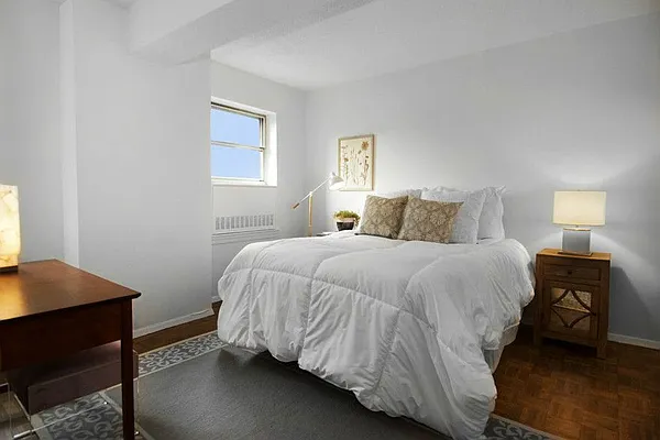 Sold by Brooklyn Bridge | media 20