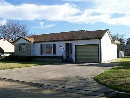 2nd image of 2008 W Ash Ave