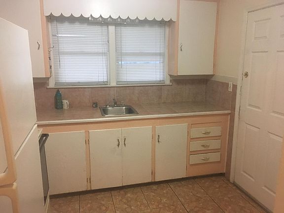 5th image of 720 Washington St #1