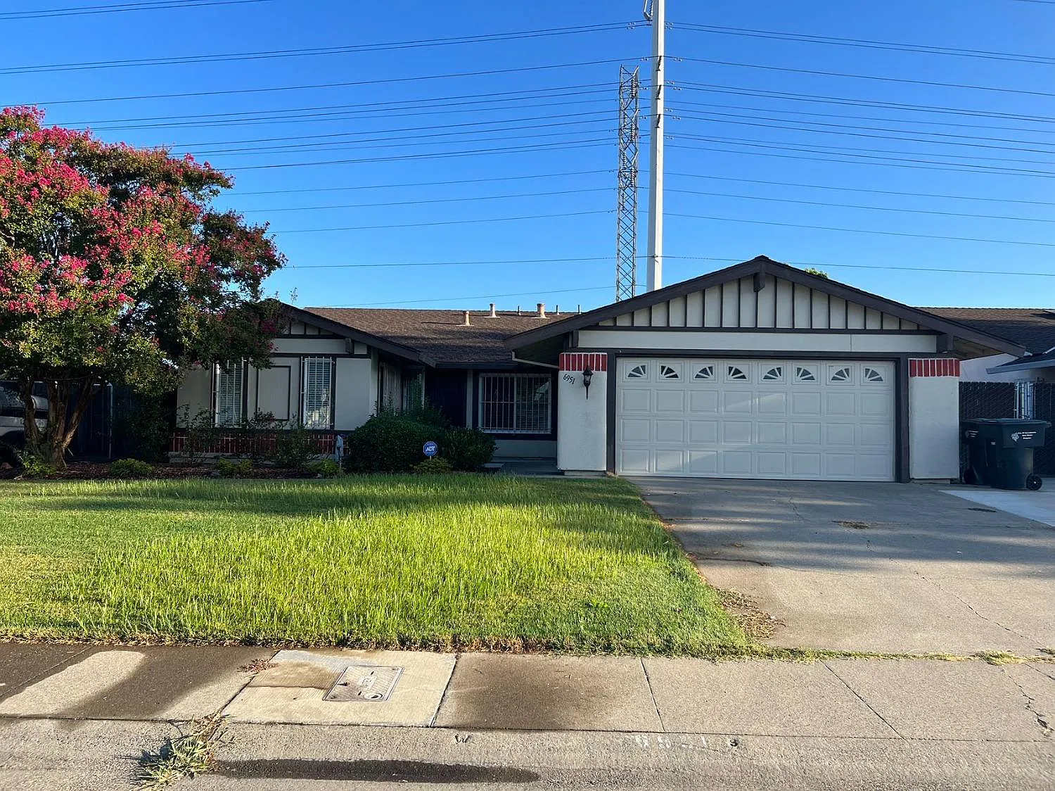 6951 Casa Del Este Way photo 1