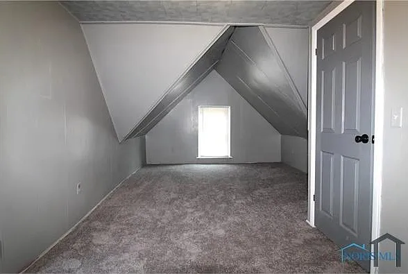 627 Bronson Ave — Photo 14