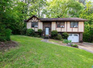 521 Foxfire Dr, Gardendale, AL 35071