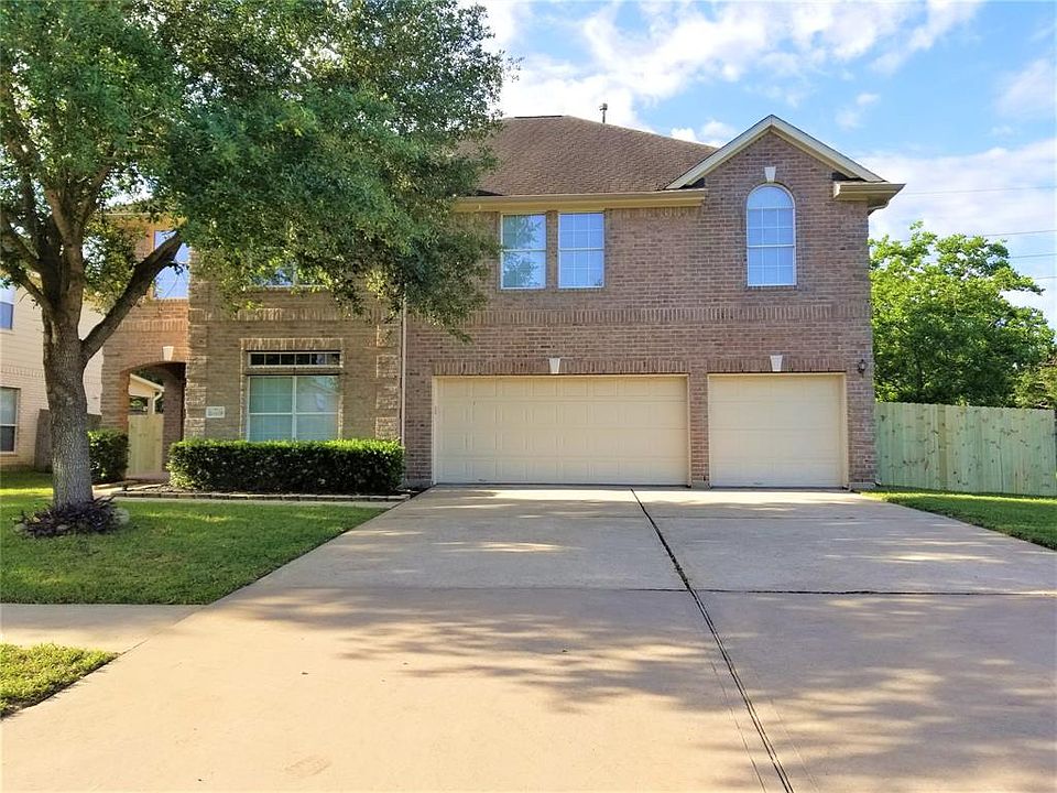 1st image of 16619 McCormick Dr
