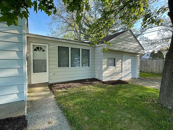 2nd image of 604 E 261st St