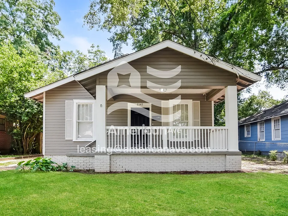 2140 Winona Ave