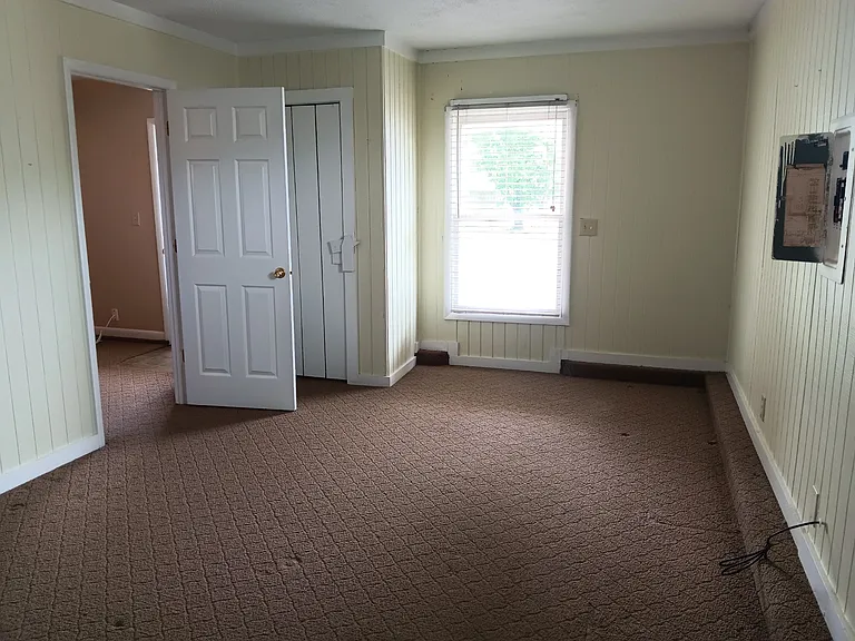 1047 Victory Ln — Photo 5