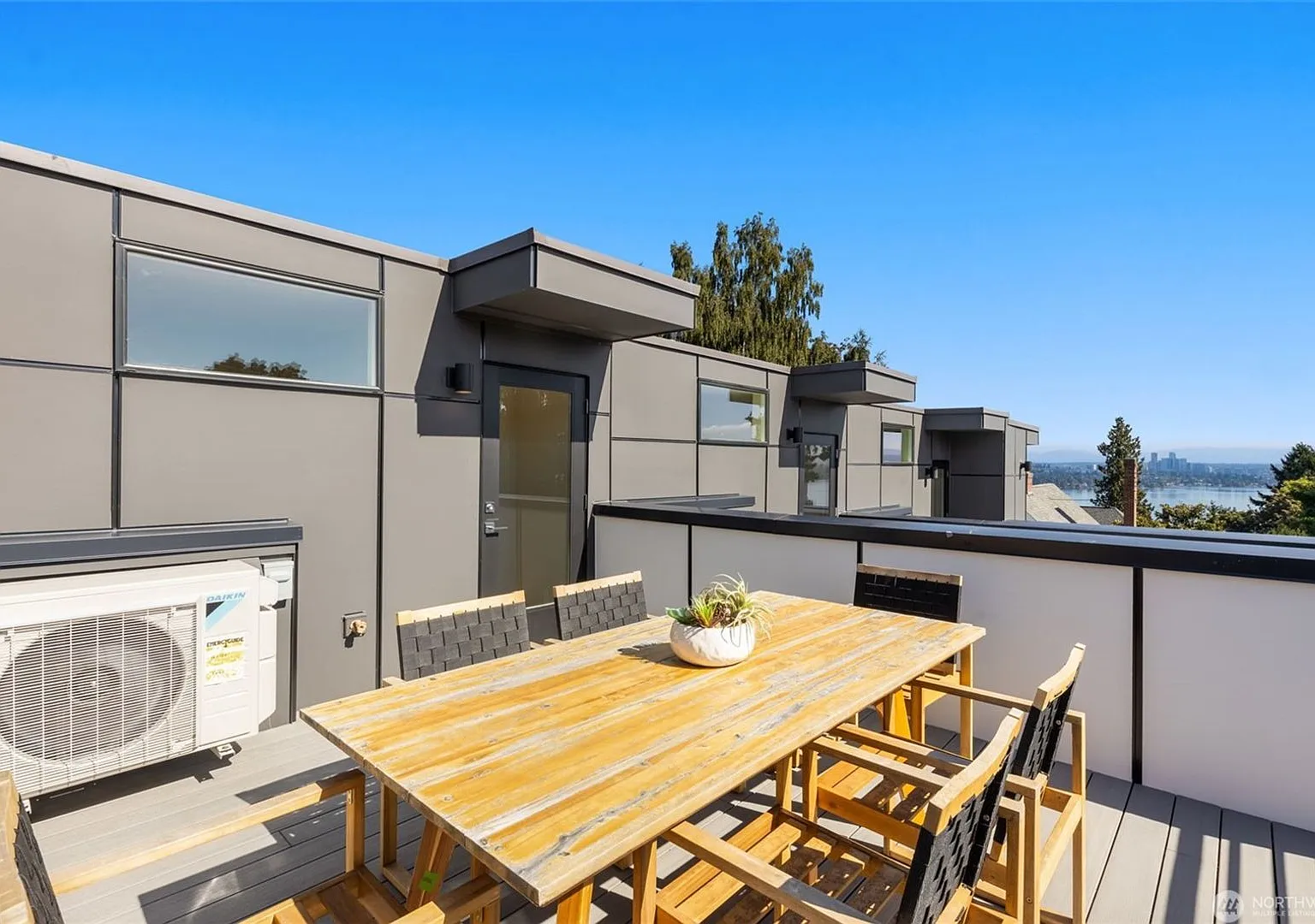Brand new live/work unit in heart of Madrona — Photo 2